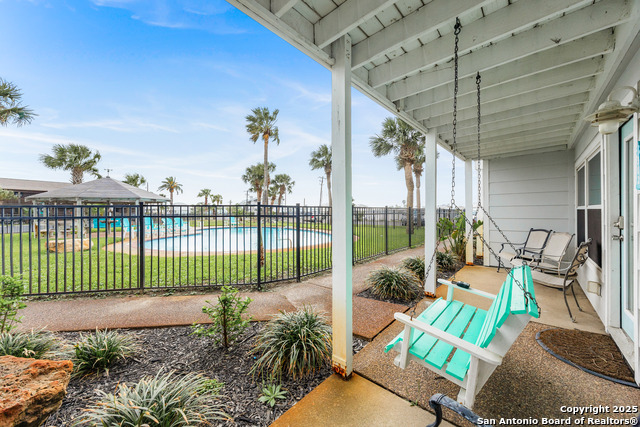 Listing photo id 0 for 71 Nassau W 302