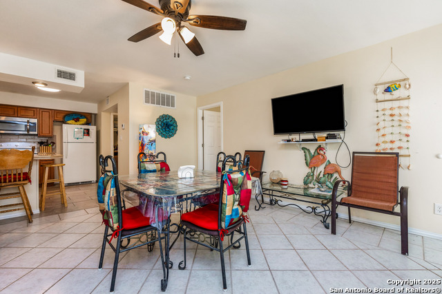 Listing photo id 2 for 71 Nassau W 302