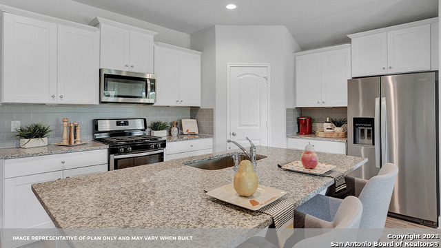 Listing photo id 10 for 903 Prince Albert