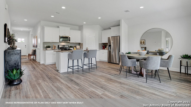 Listing photo id 12 for 903 Prince Albert