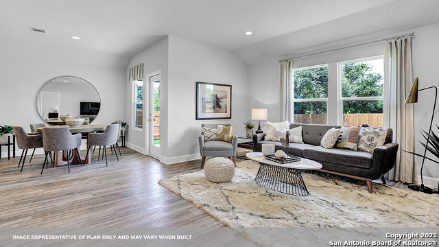 Listing photo id 17 for 903 Prince Albert
