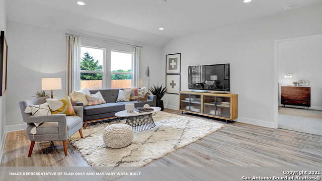 Listing photo id 19 for 903 Prince Albert