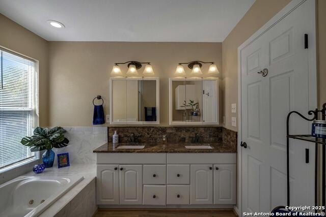 Listing photo id 14 for 471 Edge Hill