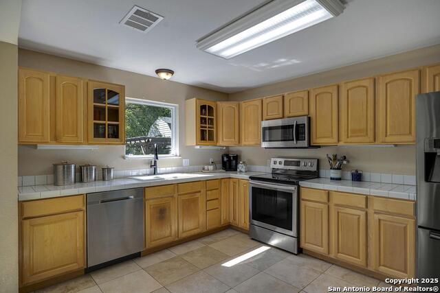 Listing photo id 4 for 471 Edge Hill