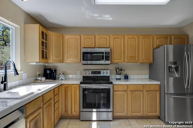 Listing photo id 6 for 471 Edge Hill