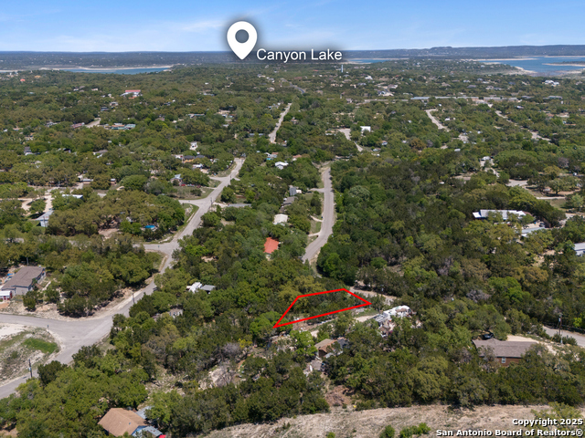 Listing photo id 12 for 1056 Scenic Run