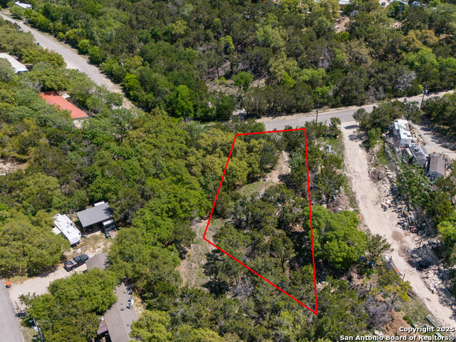 Listing photo id 13 for 1056 Scenic Run