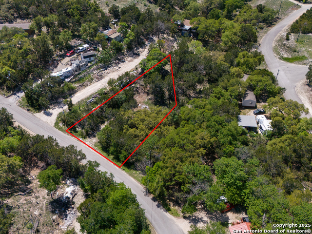 Listing photo id 14 for 1056 Scenic Run