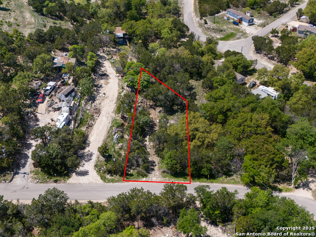 Listing photo id 15 for 1056 Scenic Run