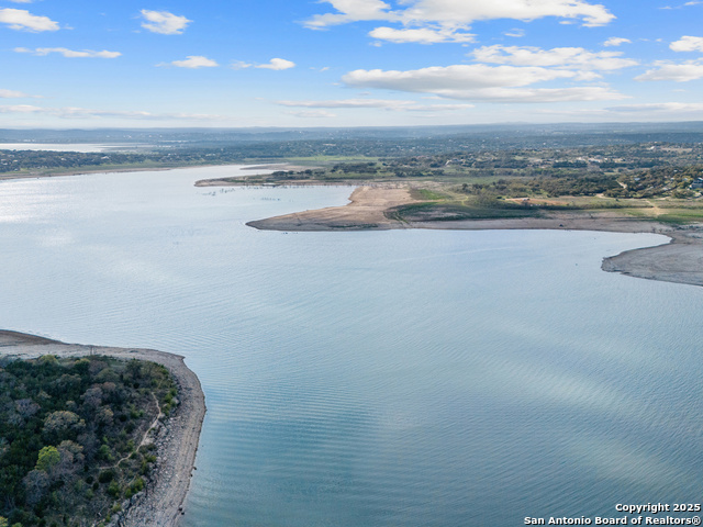 Listing photo id 17 for 1056 Scenic Run