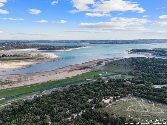 Listing photo id 18 for 1056 Scenic Run