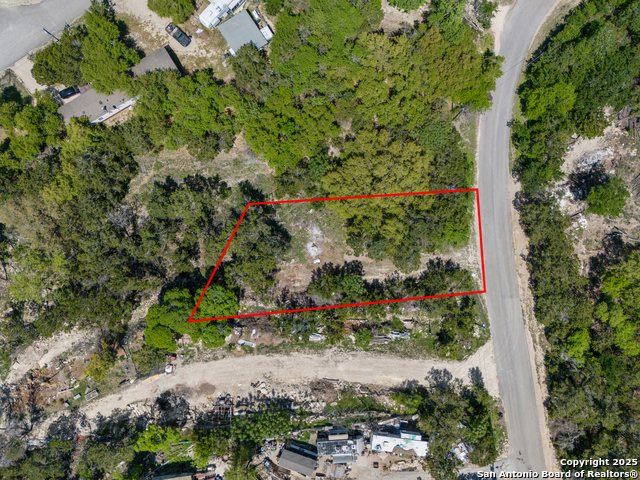 Listing photo id 6 for 1056 Scenic Run