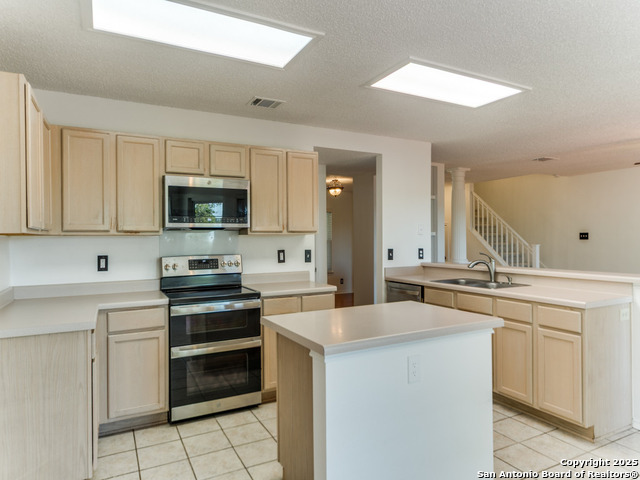 Image 10 of 29 For 18735 Redriver Trl