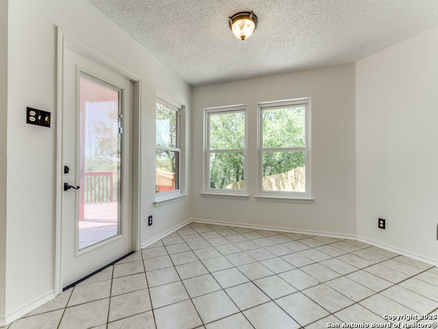 Image 11 of 29 For 18735 Redriver Trl