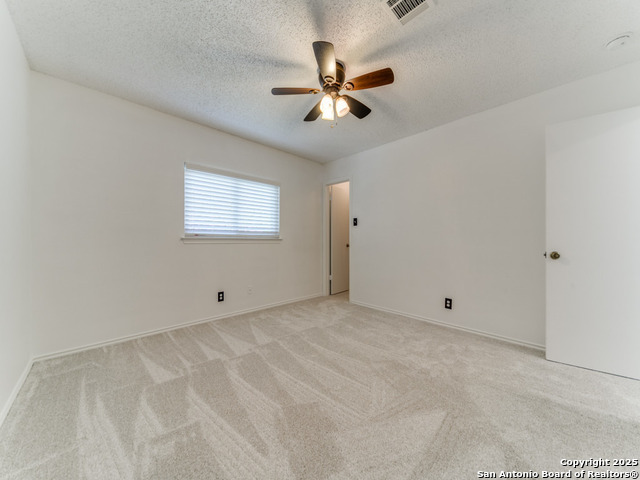 Image 19 of 29 For 18735 Redriver Trl