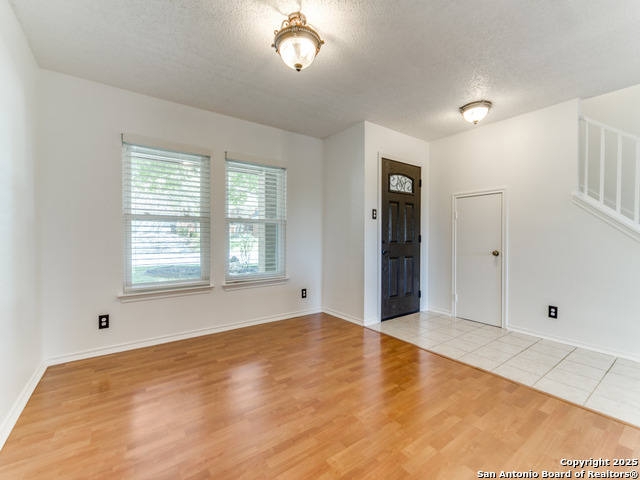 Image 3 of 29 For 18735 Redriver Trl