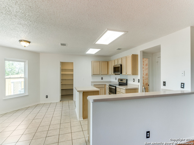 Image 8 of 29 For 18735 Redriver Trl