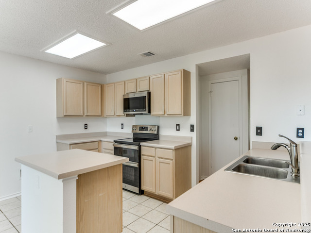 Image 9 of 29 For 18735 Redriver Trl