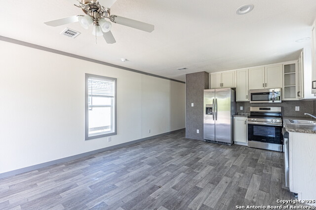 Image 4 of 17 For 193 Live Oak  6
