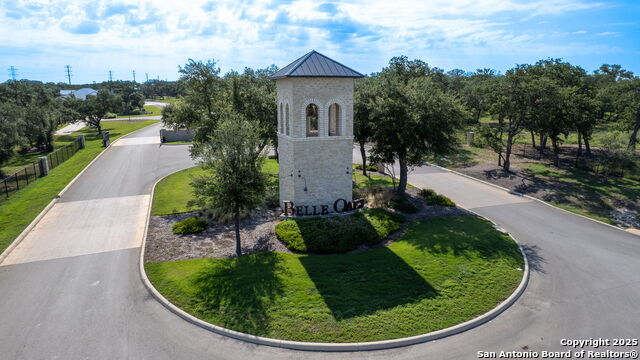 Listing photo id 6 for 580 Rosemary Ridge