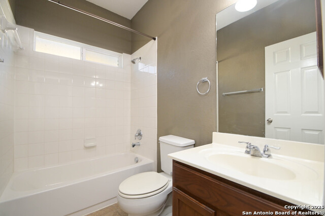 Listing photo id 10 for 745 Hollow Ridge