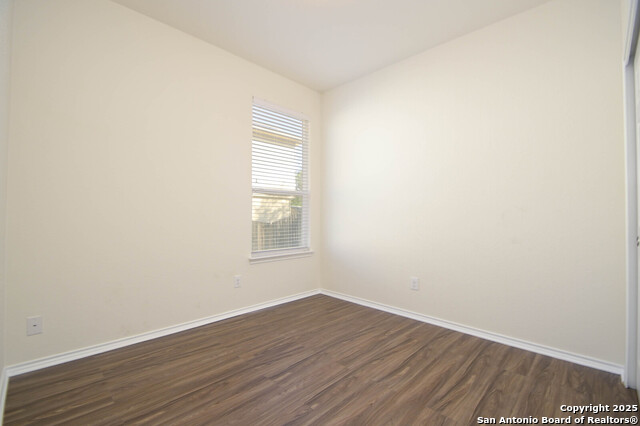 Listing photo id 11 for 745 Hollow Ridge