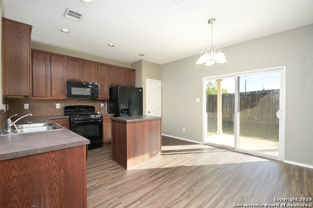 Listing photo id 3 for 745 Hollow Ridge