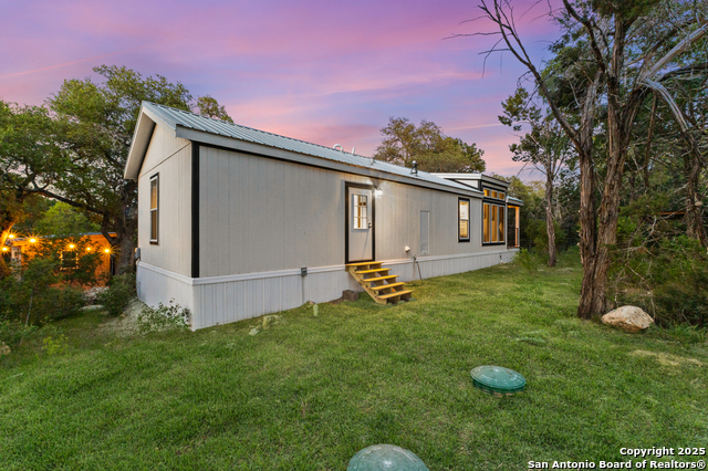 Image 4 of 57 For 191 Shallow Springs Dr