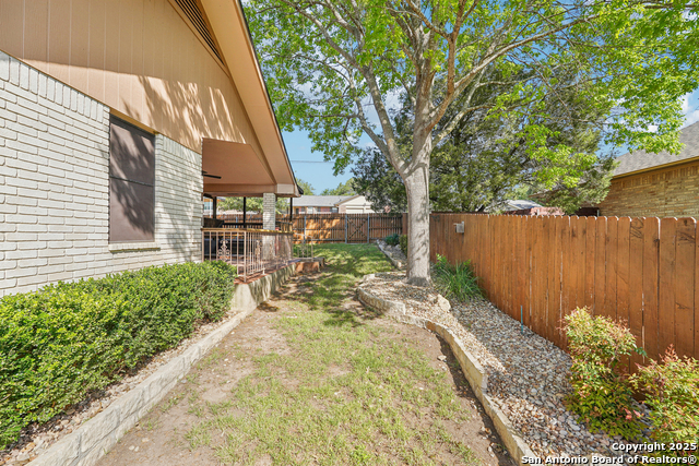 Image 33 of 35 For 430 Marymont Dr