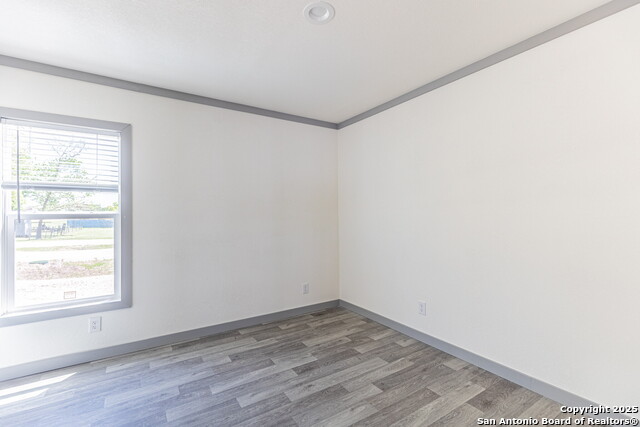 Image 11 of 19 For 193 Live Oak  8