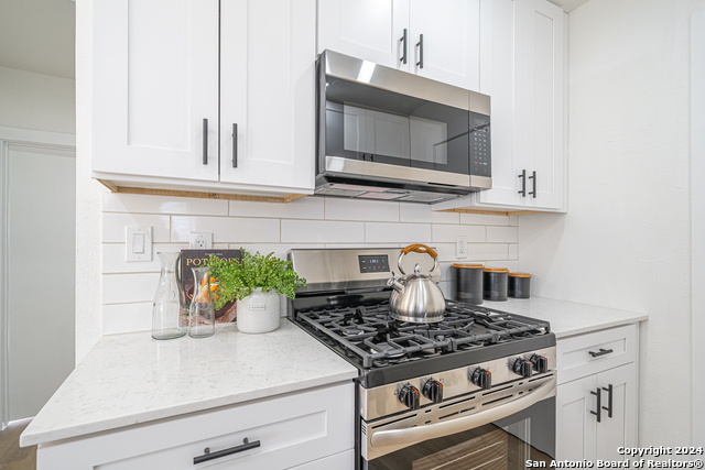 Image 11 of 33 For 4339 Waikiki Dr