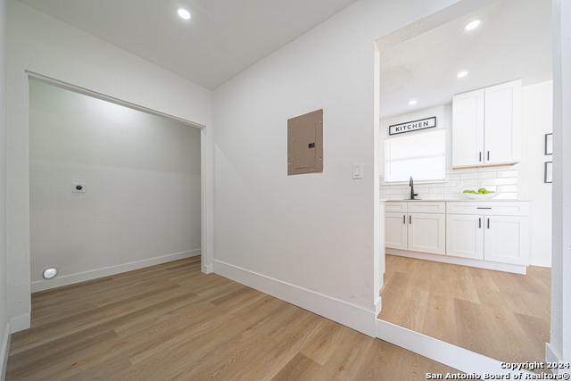 Image 14 of 33 For 4339 Waikiki Dr