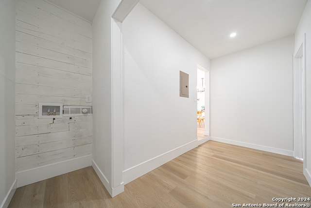 Image 15 of 33 For 4339 Waikiki Dr