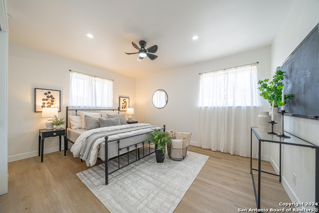 Image 16 of 33 For 4339 Waikiki Dr