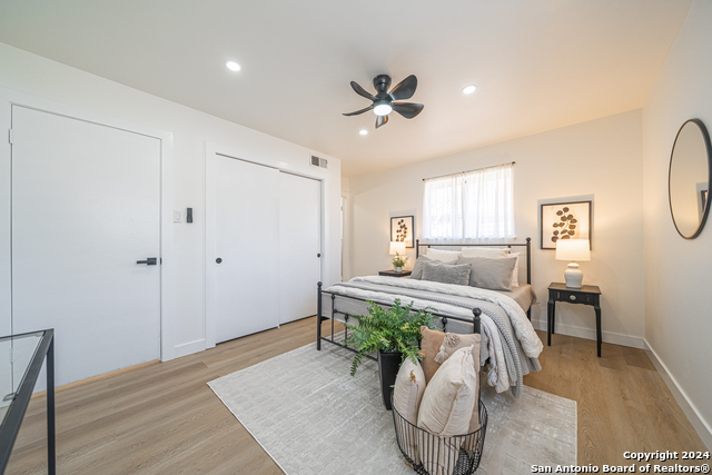 Image 17 of 33 For 4339 Waikiki Dr