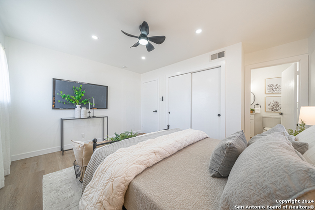 Image 18 of 33 For 4339 Waikiki Dr
