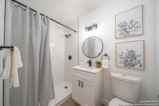 Image 19 of 33 For 4339 Waikiki Dr