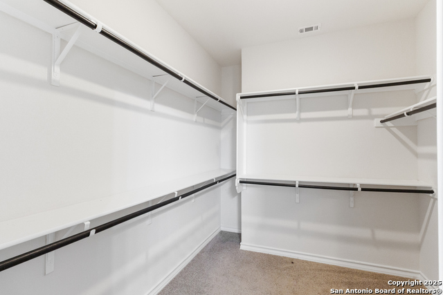 Listing photo id 13 for 13118 Whisper Bend