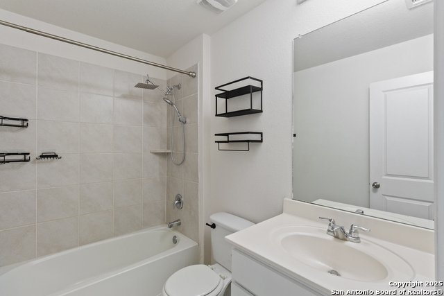 Listing photo id 17 for 13118 Whisper Bend