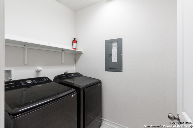Listing photo id 3 for 13118 Whisper Bend