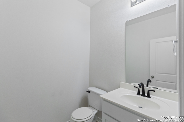Listing photo id 4 for 13118 Whisper Bend