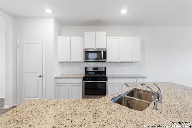 Listing photo id 6 for 13118 Whisper Bend