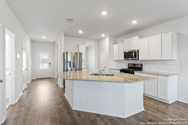 Listing photo id 7 for 13118 Whisper Bend