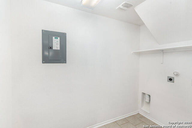 Image 10 of 27 For 8322 Hudson Holw