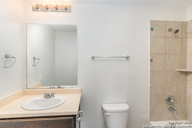 Image 25 of 27 For 8322 Hudson Holw