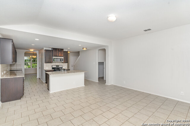 Image 4 of 27 For 8322 Hudson Holw