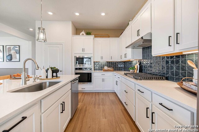 Listing photo id 6 for 2715 Vistablue Ln