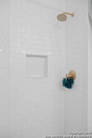 Image 19 of 30 For 2727 Belvoir