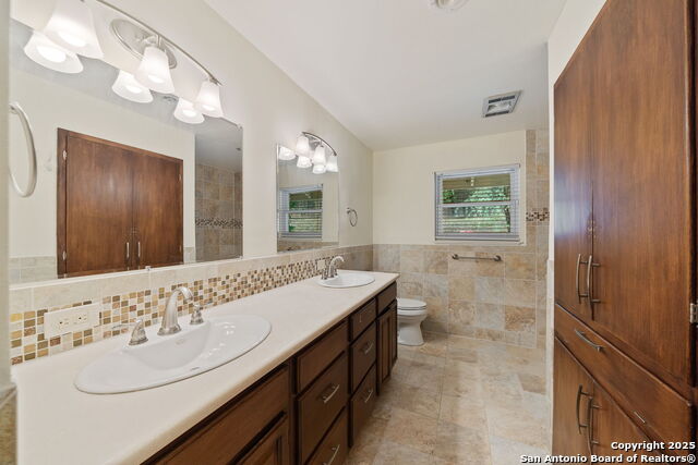 Listing photo id 17 for 3918 Midvale