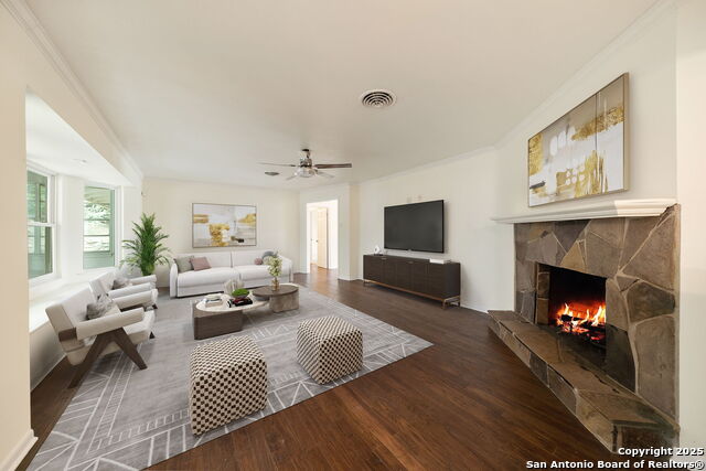 Listing photo id 4 for 3918 Midvale